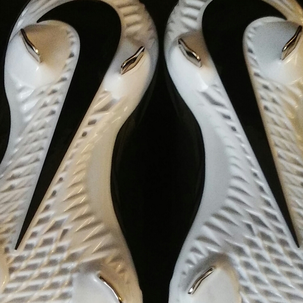 Nike - Picture 5 of 8